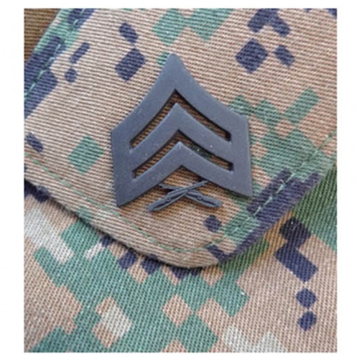 Odznak hodnostný USMC - Sgt. - ČIERNY