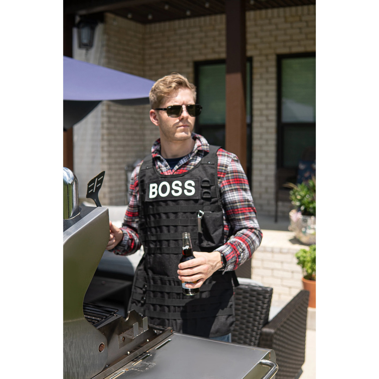 Zástera taktická BBQ s karabínou a otváračom ČIERNA