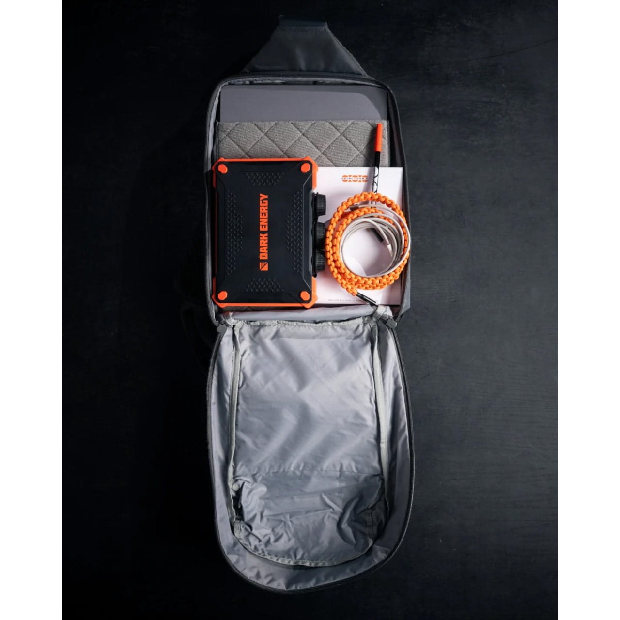 Batoh cez rameno FADE SLING XL ČIERNY