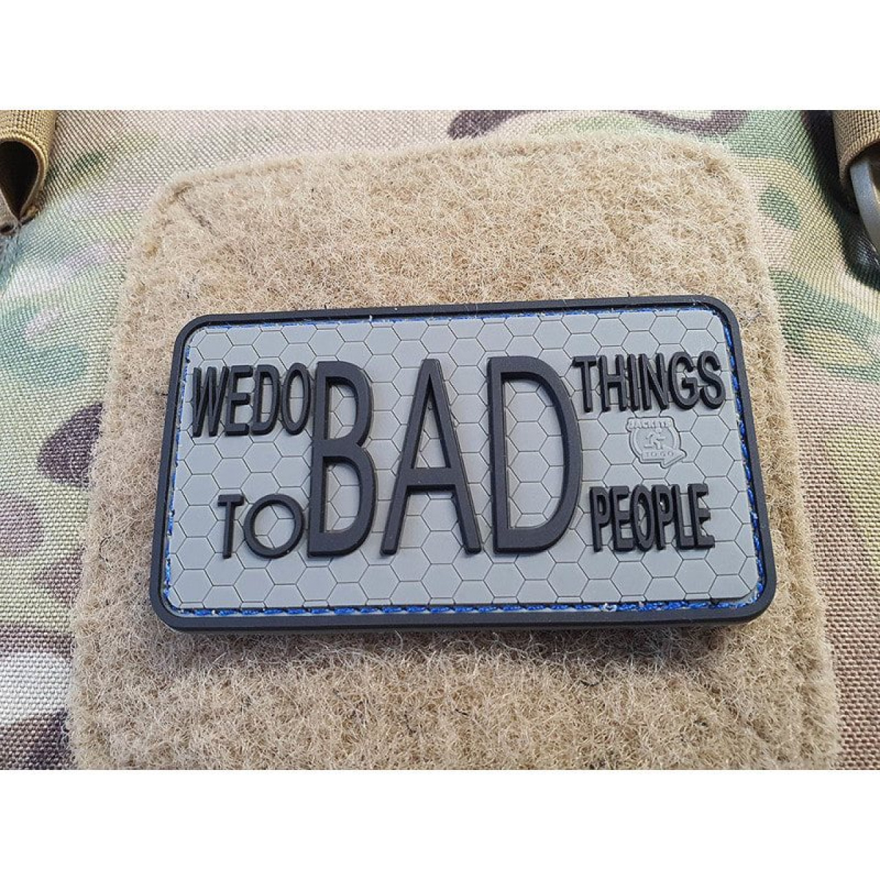 Nášivka WE DO BAD THINGS plast FOLIAGE/ČIERNA