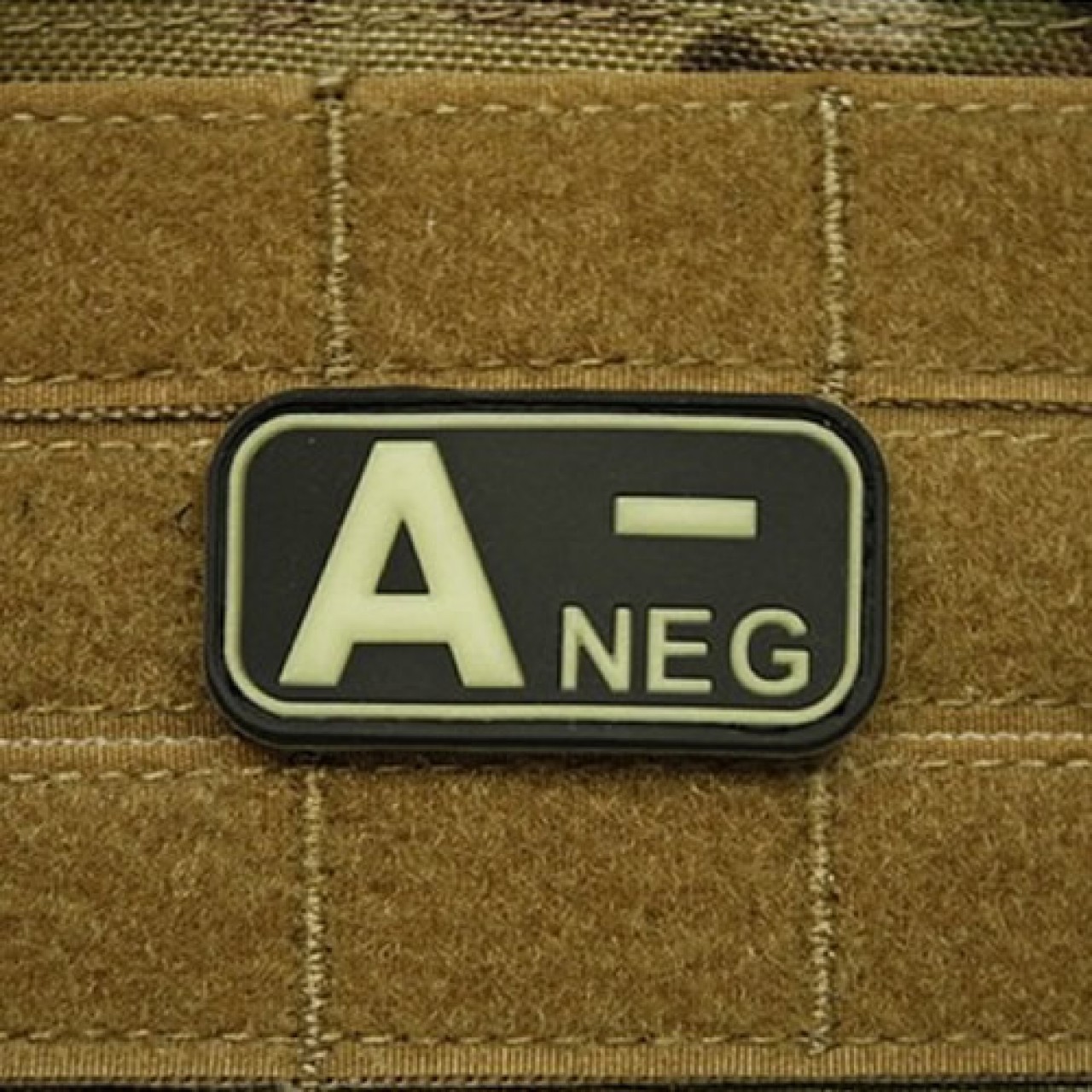 Nášivka KRV A NEG plast GLOW IN THE DARK
