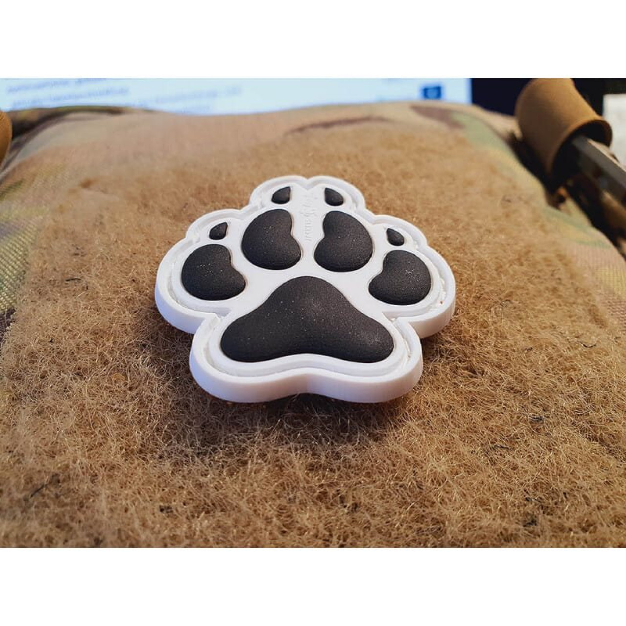Nášivka K9 psia labka plastová velcro BIELA
