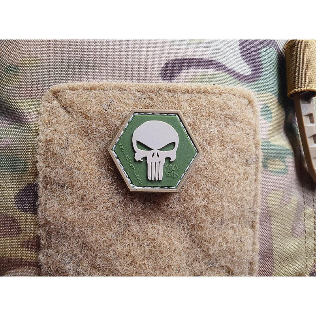 Nášivka PUNISHER hexagon plast velcro MULTICAM