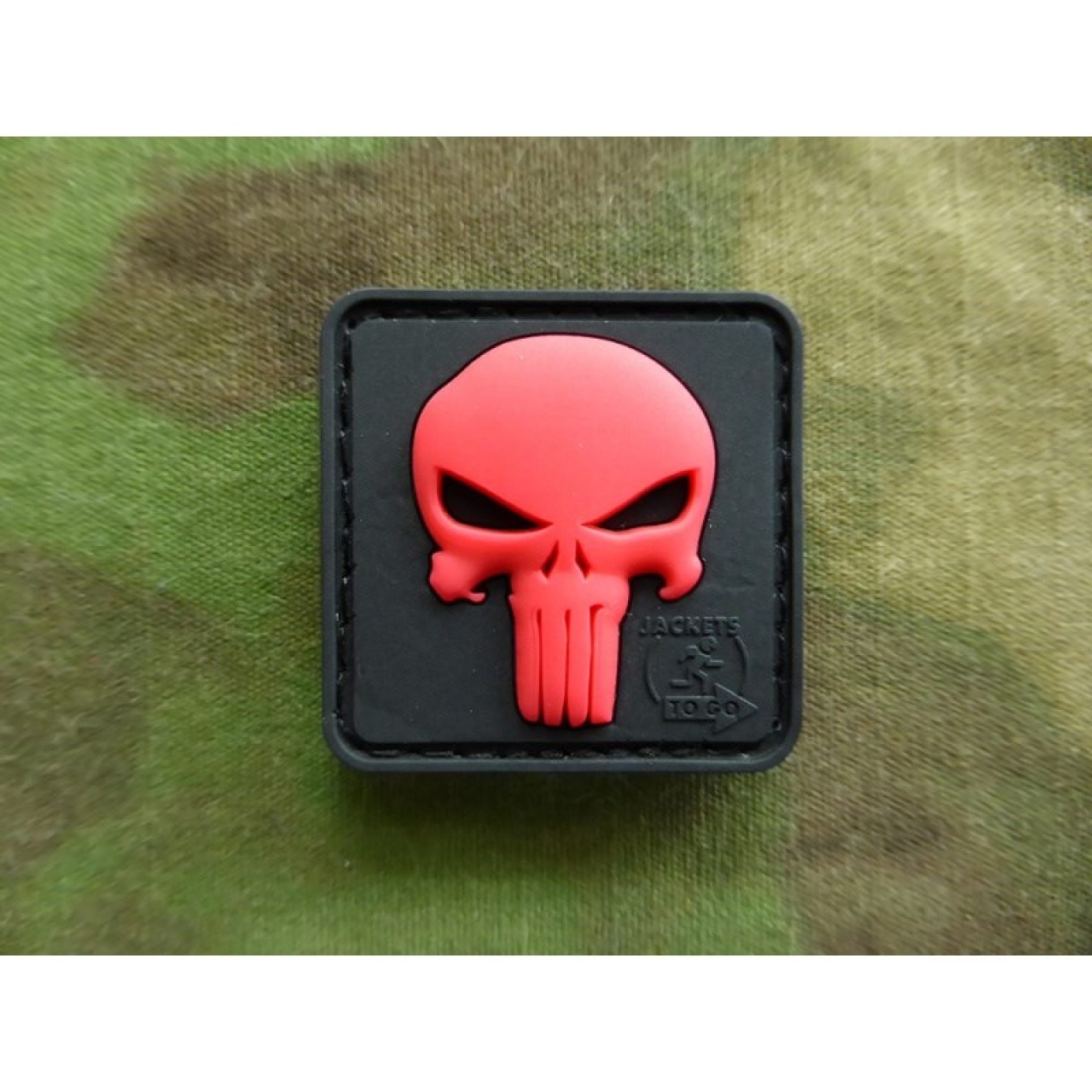 Nášivka PUNISHER plast ČIERNA/ČERVENÁ