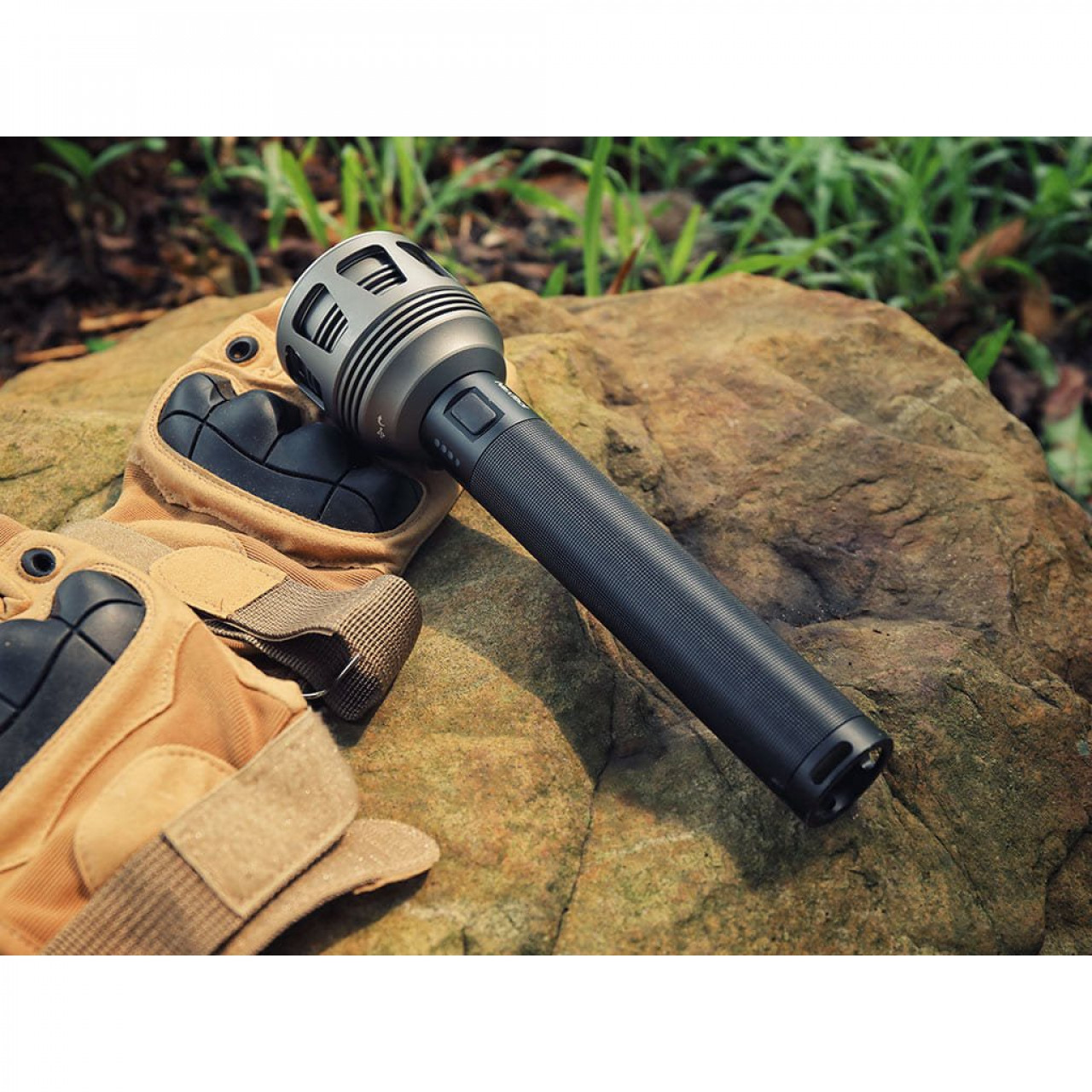 Svietidlo THUNDER SEARCHLIGHT 3600 lúmenov