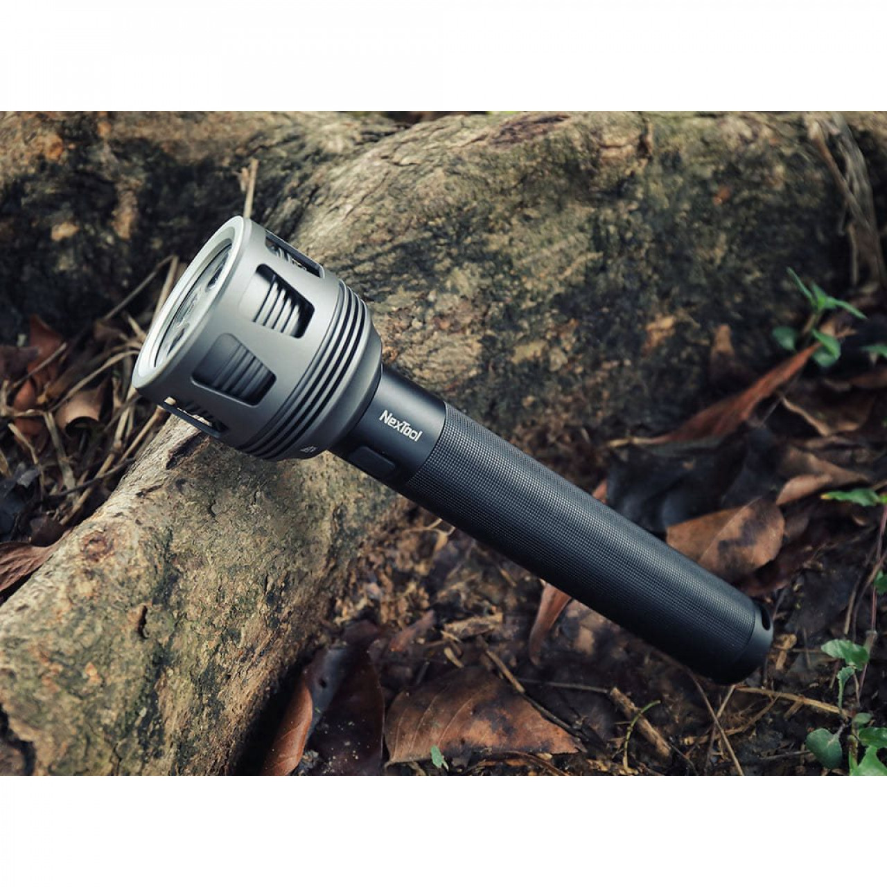 Svietidlo THUNDER SEARCHLIGHT 3600 lúmenov