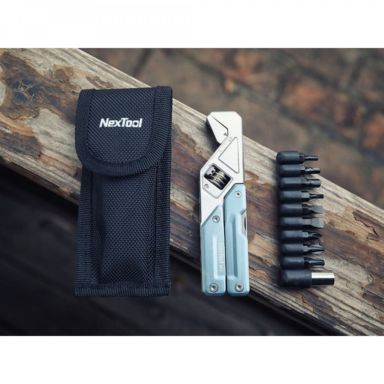 Kliešte multifunkčné Light Wrench W2 s francúzskym kľúčom MODRÉ