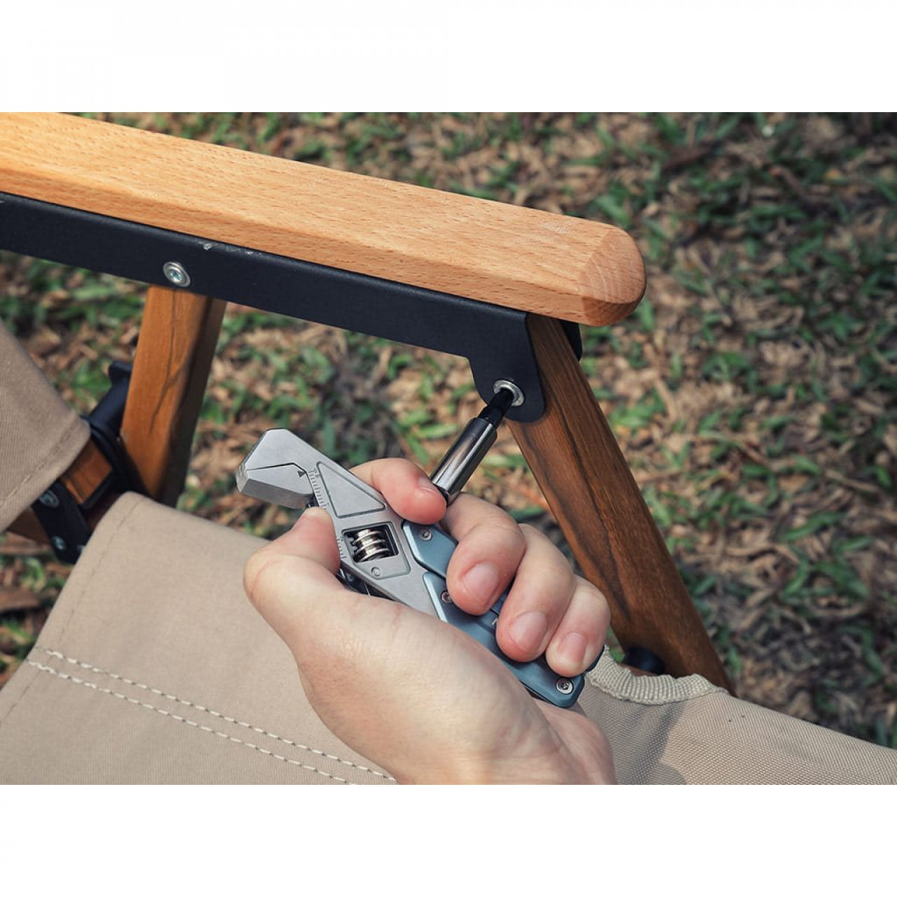 Kliešte multifunkčné Light Wrench W2 s francúzskym kľúčom MODRÉ