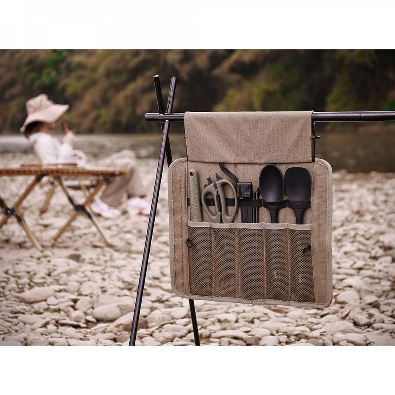Set nástrojov OUTDOOR na varenie vrátane obalu