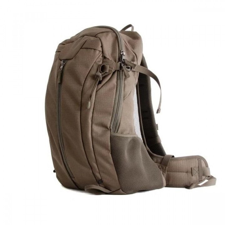 Batoh HIKING 25l s výstužou ZELENÝ