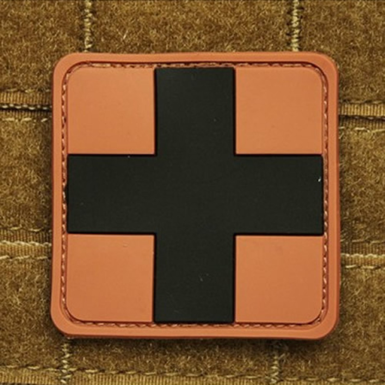 Nášivka KRÍŽ MEDIC plast HNEDÁ/ČIERNA